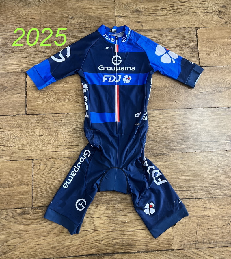 LAZER KESİM Skinsuit 2026 2025 - Cycling Gear Outfit incelemesi ve fiyatı